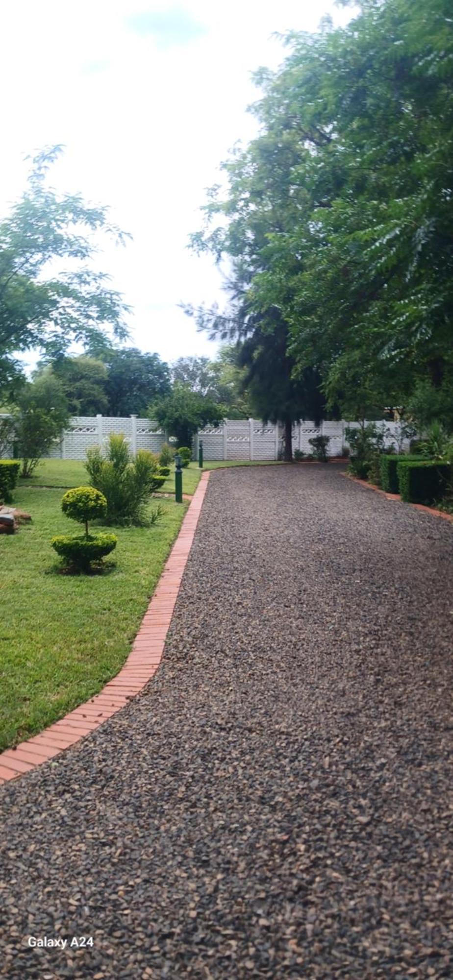 Driftwood Boutique Bed And Breakfast Lobatse Exteriör bild